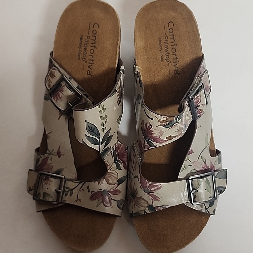 Comfortiva Women's Floral Buckle Sandals - Cream and Brown Sz 8.5 Romantic - Picture 3 of 12